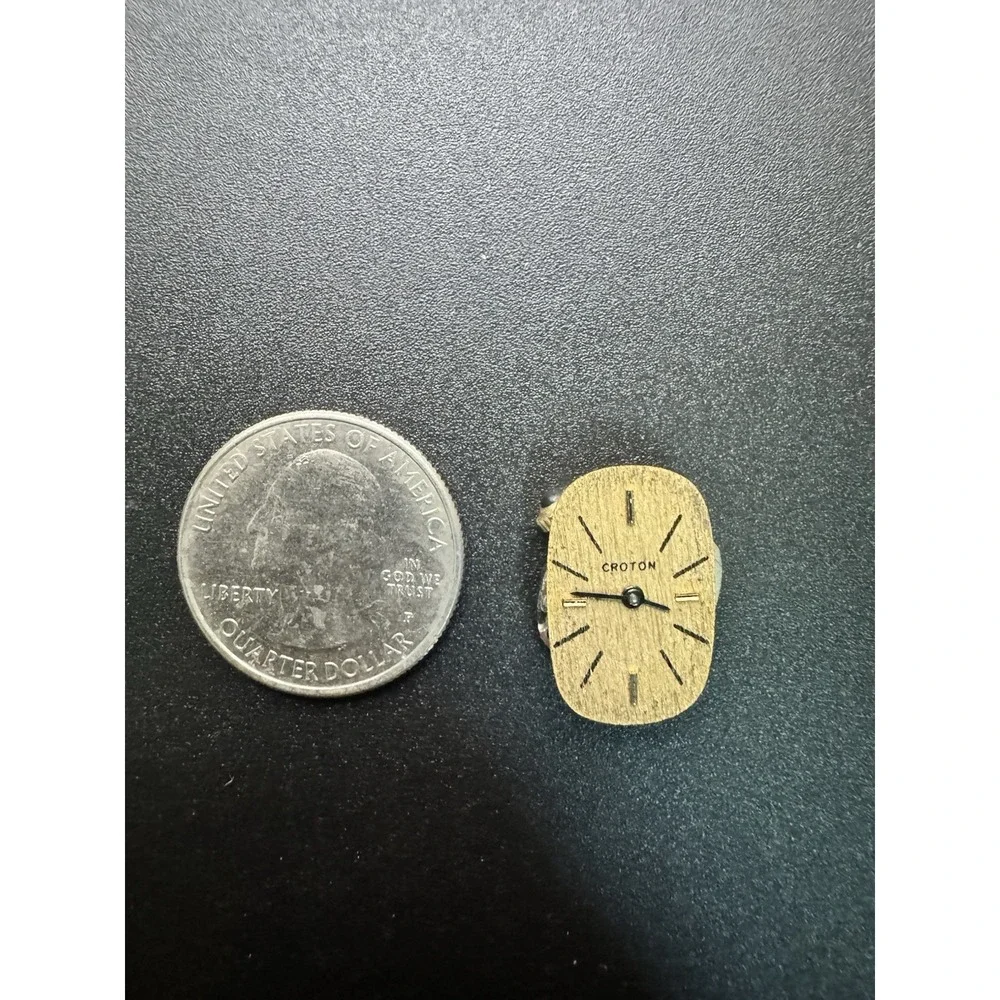 Croton‎ Vintage Oval Watch Movement Gold Linen Dial Parts Repair 6620 Untested